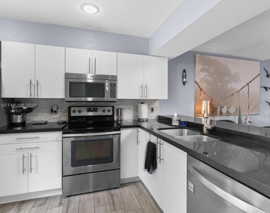 2900 Nw 69th Court - Photo Thumbnail 6