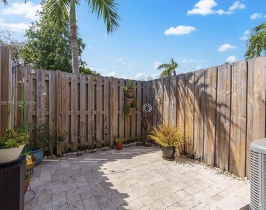 2900 Nw 69th Court - Photo Thumbnail 26