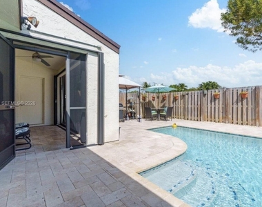 2900 Nw 69th Court - Photo Thumbnail 16