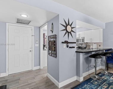 2900 Nw 69th Court - Photo Thumbnail 4