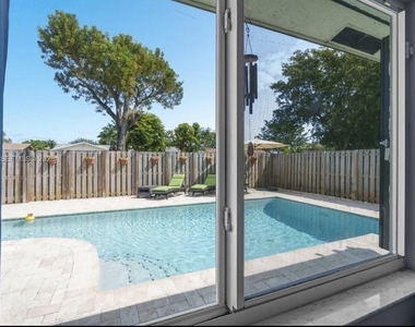 2900 Nw 69th Court - Photo Thumbnail 31