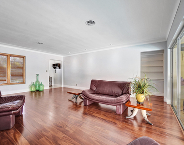 3811 Ne 26th Avenue - Photo Thumbnail 8