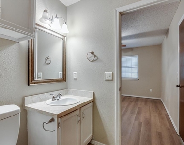 12316 Sw 14th Street - Photo Thumbnail 7