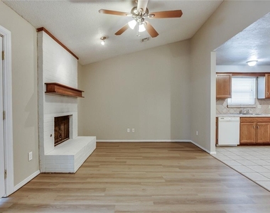 12316 Sw 14th Street - Photo Thumbnail 4