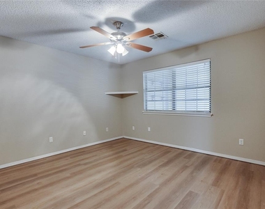 12316 Sw 14th Street - Photo Thumbnail 8