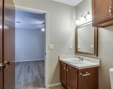 12316 Sw 14th Street - Photo Thumbnail 11