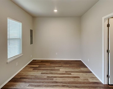 12505 Florence Lane - Photo Thumbnail 7