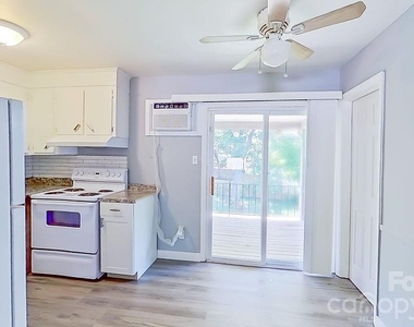 3420 Craig Avenue - Photo Thumbnail 5