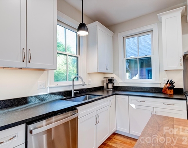 12 Waverly Road - Photo Thumbnail 2