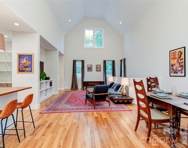 12 Waverly Road - Photo Thumbnail 10
