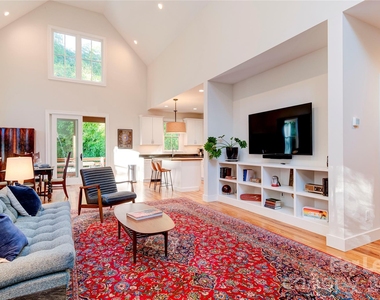 12 Waverly Road - Photo Thumbnail 11