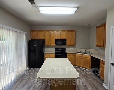 8630 Carolina Lily Lane - Photo Thumbnail 11