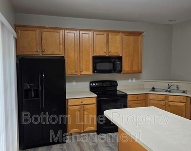 8630 Carolina Lily Lane - Photo Thumbnail 9