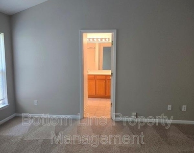 8630 Carolina Lily Lane - Photo Thumbnail 33