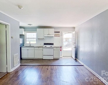 3404 Craig Avenue - Photo Thumbnail 5