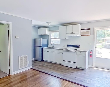 3404 Craig Avenue - Photo Thumbnail 4