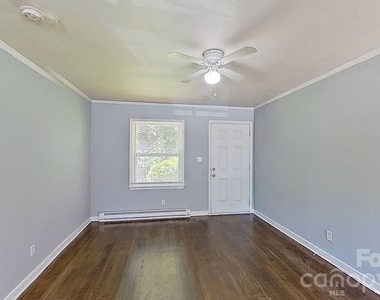 3402 Craig Avenue - Photo Thumbnail 3