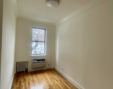 1680 York Avenue - Photo Thumbnail 6