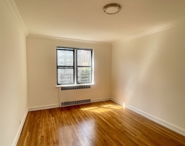 1680 York Avenue - Photo Thumbnail 3