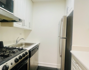 1680 York Avenue - Photo Thumbnail 8