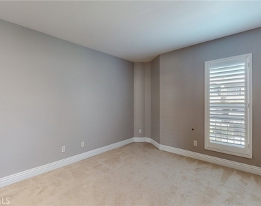 11540 Moorpark Street - Photo Thumbnail 24