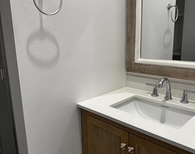 1251 Nightingale Place - Photo Thumbnail 7