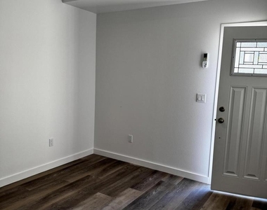 1251 Nightingale Place - Photo Thumbnail 5