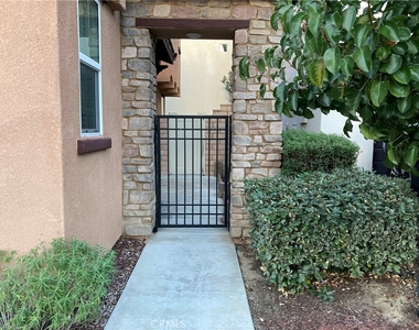 42744 Azure Street - Photo Thumbnail 14