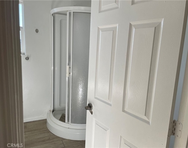 1412 Pine Heights - Photo Thumbnail 12