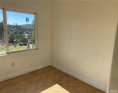 1412 Pine Heights - Photo Thumbnail 14