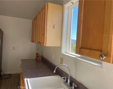 1412 Pine Heights - Photo Thumbnail 7