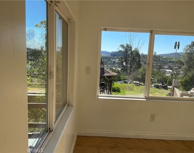 1412 Pine Heights - Photo Thumbnail 15