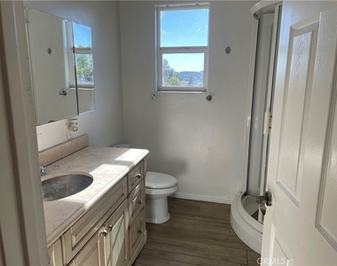 1412 Pine Heights - Photo Thumbnail 11