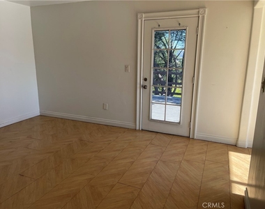 1412 Pine Heights - Photo Thumbnail 13