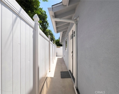 10018 N Aqueduct Ave - Photo Thumbnail 1