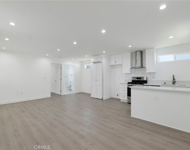 10018 N Aqueduct Ave - Photo Thumbnail 4