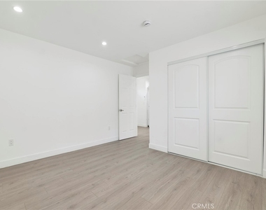 10018 N Aqueduct Ave - Photo Thumbnail 12
