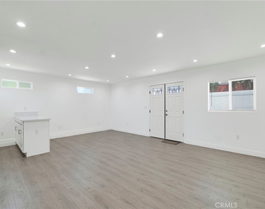 10018 N Aqueduct Ave - Photo Thumbnail 7
