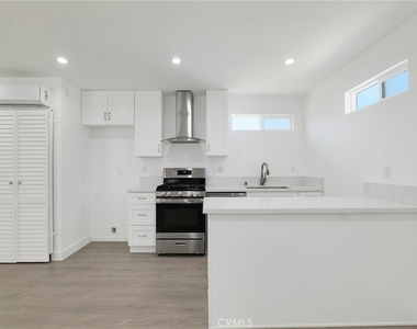 10018 N Aqueduct Ave - Photo Thumbnail 5