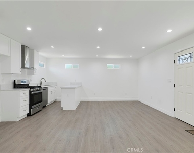 10018 N Aqueduct Ave - Photo Thumbnail 6