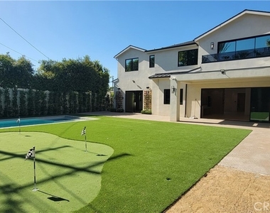 16354 Moorpark - Photo Thumbnail 10