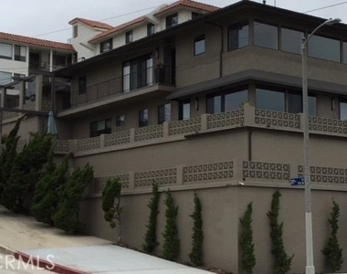 760 W 27th Street - Photo Thumbnail 5