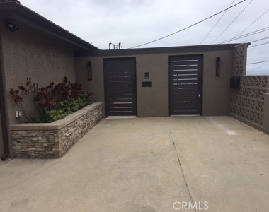 760 W 27th Street - Photo Thumbnail 6