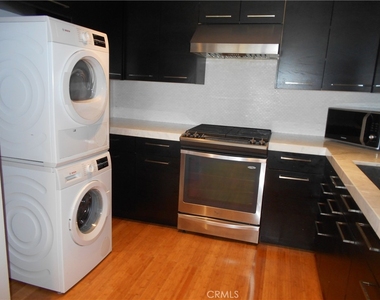 760 W 27th Street - Photo Thumbnail 25