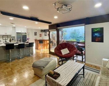 11616 Chenault Street - Photo Thumbnail 7