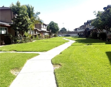 12912 Indian Lane - Photo Thumbnail 13