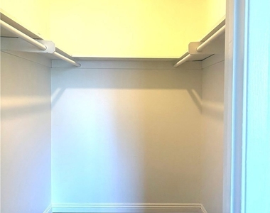 12912 Indian Lane - Photo Thumbnail 7