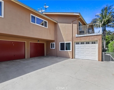2214 E 2nd Street - Photo Thumbnail 13