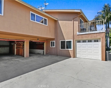 2214 E 2nd Street - Photo Thumbnail 14
