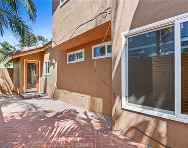 2214 E 2nd Street - Photo Thumbnail 2